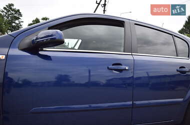 Хэтчбек Opel Astra 2004 в 