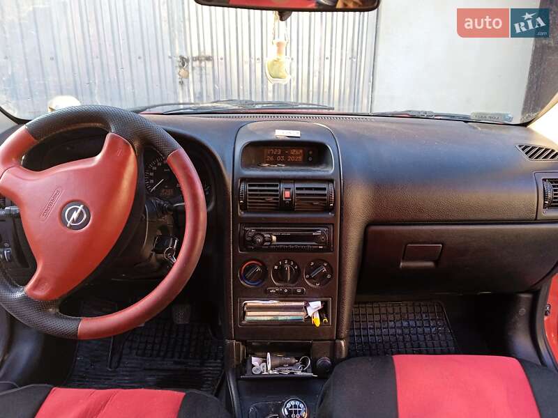 Універсал Opel Astra 2006 в Почаєві