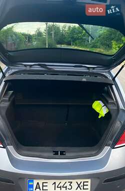 Хэтчбек Opel Astra 2004 в 