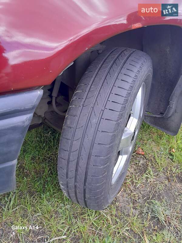 Седан Opel Astra 1997 в Иванкове