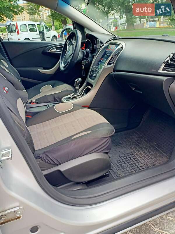 Универсал Opel Astra 2011 в Хмельницком