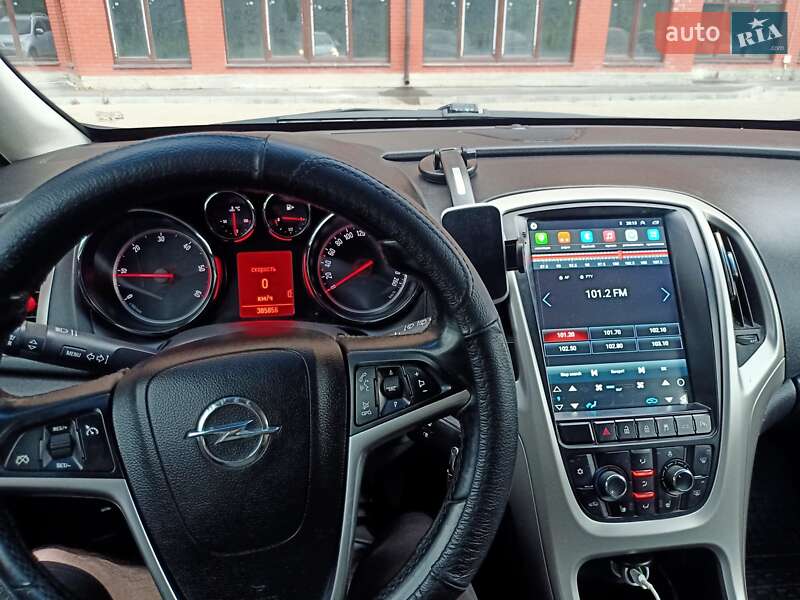 Универсал Opel Astra 2011 в Хмельницком