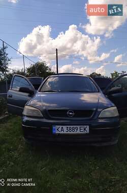 Седан Opel Astra 2004 в Городке
