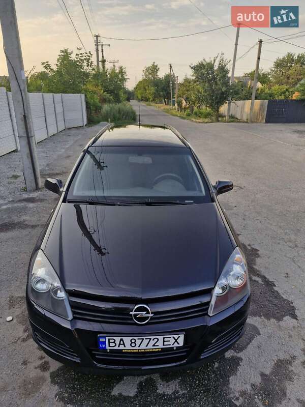 Универсал Opel Astra 2005 в Знаменке
