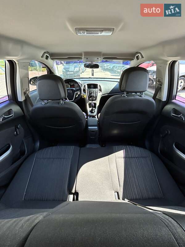 Универсал Opel Astra 2012 в Сумах