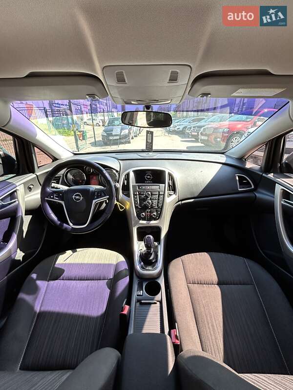 Универсал Opel Astra 2012 в Сумах