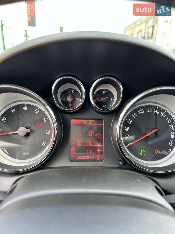 Універсал Opel Astra 2014 в Сумах