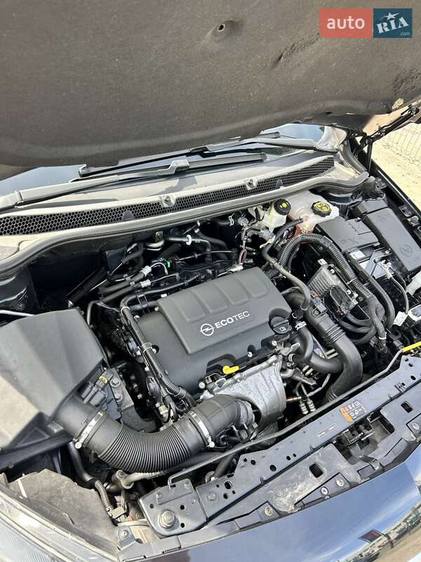 Універсал Opel Astra 2014 в Сумах