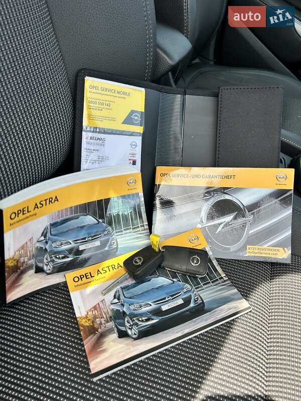 Універсал Opel Astra 2014 в Сумах
