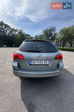 Универсал Opel Astra 2011 в 