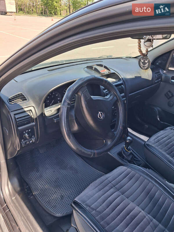 Седан Opel Astra 2006 в Кропивницькому