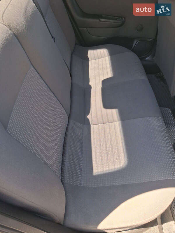 Седан Opel Astra 2006 в Кропивницькому