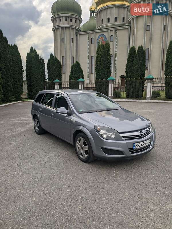 Opel Astra 2010