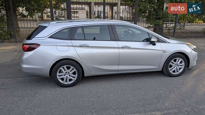 Универсал Opel Astra 2017 в Николаеве