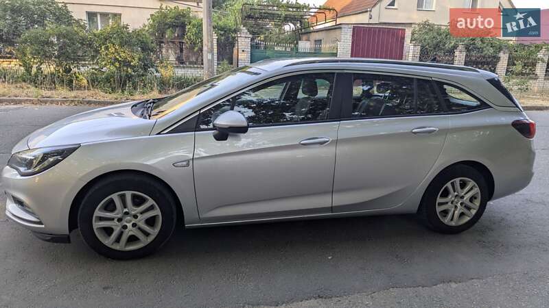 Универсал Opel Astra 2017 в Николаеве