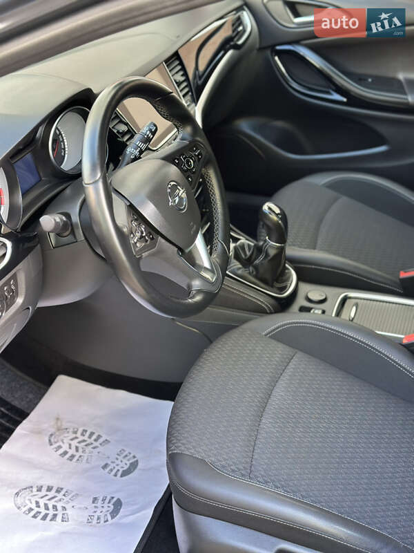 Универсал Opel Astra 2016 в Ивано-Франковске