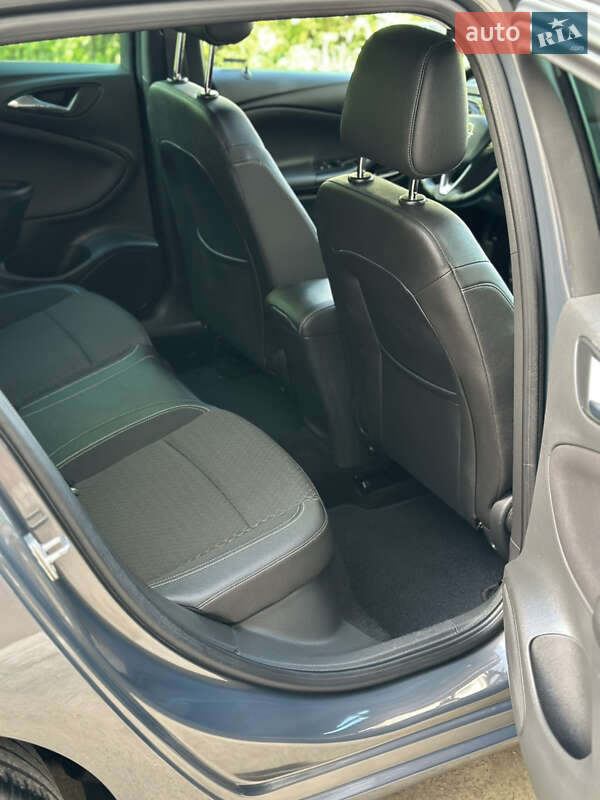 Универсал Opel Astra 2016 в Ивано-Франковске
