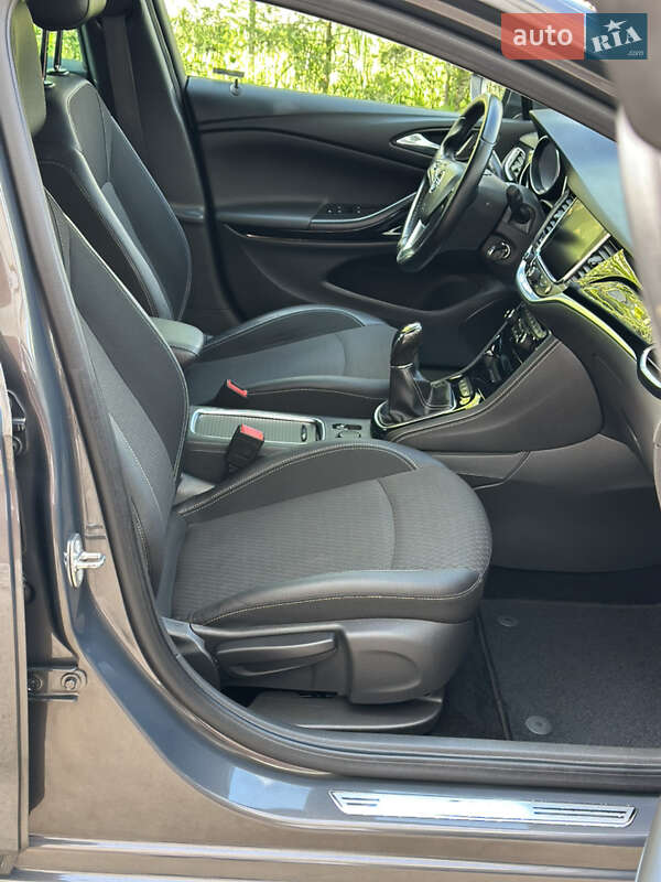 Универсал Opel Astra 2016 в Ивано-Франковске