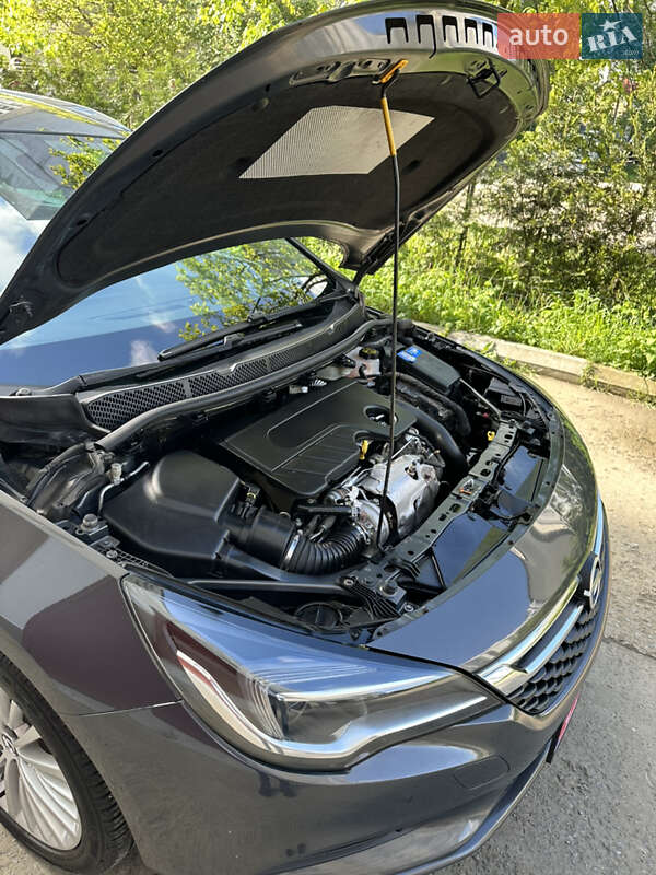 Универсал Opel Astra 2016 в Ивано-Франковске