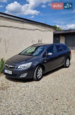 Универсал Opel Astra 2012 в Ивано-Франковске
