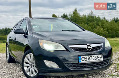 Универсал Opel Astra 2011 в Новояворовске