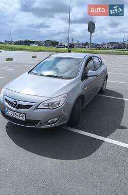 Хетчбек Opel Astra 2011 в 