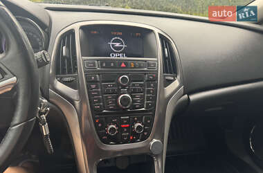 Универсал Opel Astra 2011 в 