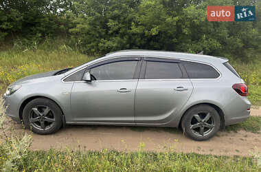 Универсал Opel Astra 2011 в 