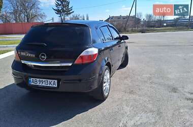 Хэтчбек Opel Astra 2004 в 