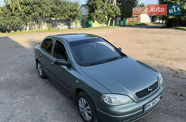 Седан Opel Astra 2006 в Глухове