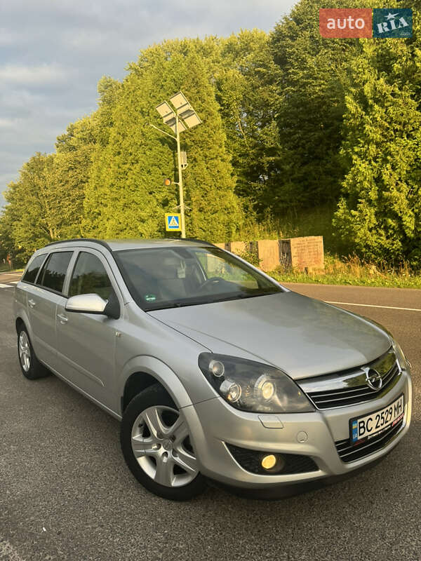 Универсал Opel Astra 2008 в Турке