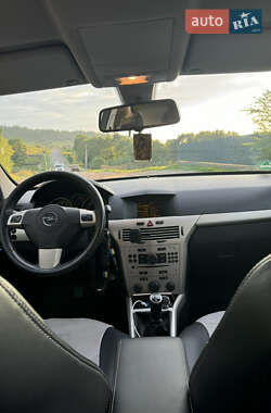 Универсал Opel Astra 2008 в 