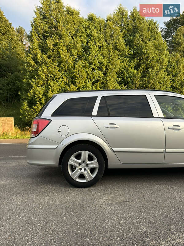 Универсал Opel Astra 2008 в Турке