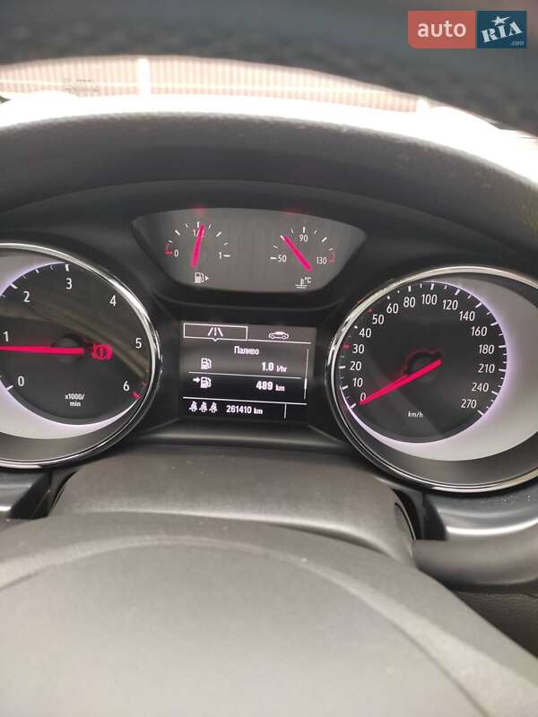 Универсал Opel Astra 2018 в Новояворовске