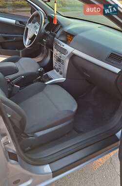 Универсал Opel Astra 2009 в 