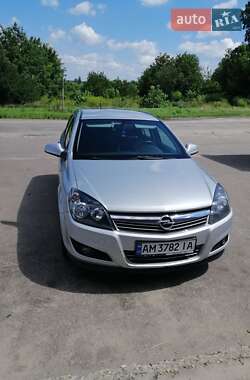 Універсал Opel Astra 2011 в Бердичеві