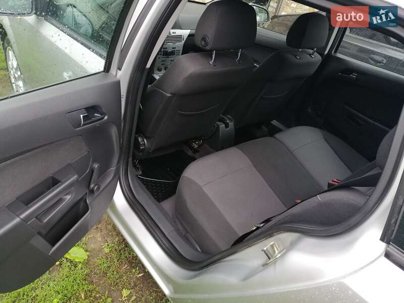 Универсал Opel Astra 2011 в Бердичеве фото 13 Универсал Opel Astra 2011 в Бердичеве