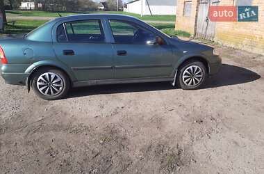 Седан Opel Astra 2005 в Котельві