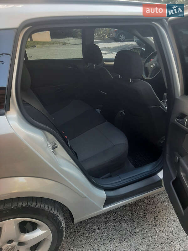 Универсал Opel Astra 2007 в Тернополе