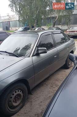 Седан Opel Astra 1993 в Харькове