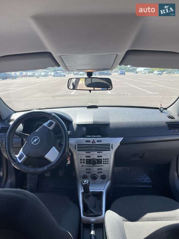 Седан Opel Astra 2012 в Львове фото 8 Седан Opel Astra 2012 в Львове