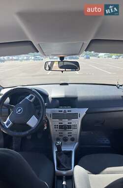 Седан Opel Astra 2012 в 