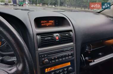 Хэтчбек Opel Astra 2004 в 