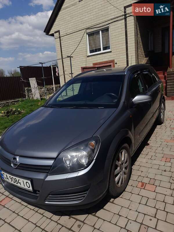 Универсал Opel Astra 2005 в Маньковке