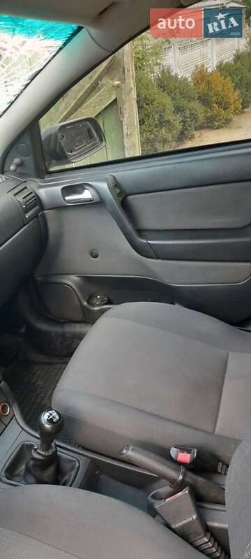 Седан Opel Astra 2006 в Звенигородке