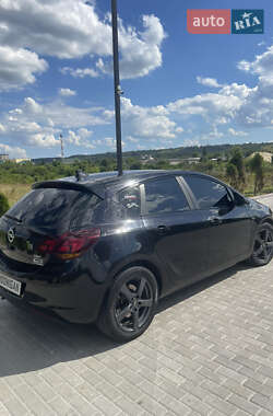 Хэтчбек Opel Astra 2010 в 