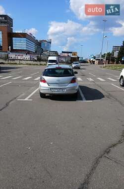Хэтчбек Opel Astra 2012 в Киеве
