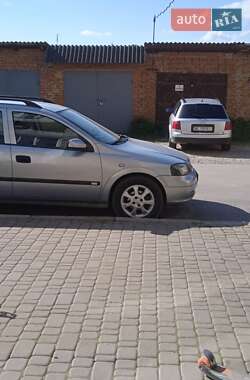 Универсал Opel Astra 2001 в Самборе