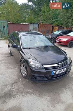 Универсал Opel Astra 2006 в Днепре