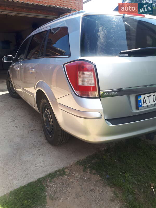 Универсал Opel Astra 2007 в Калуше